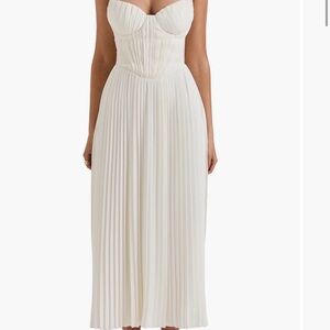 NWT House of CB Amorata dress Elegant White Pleated Dress